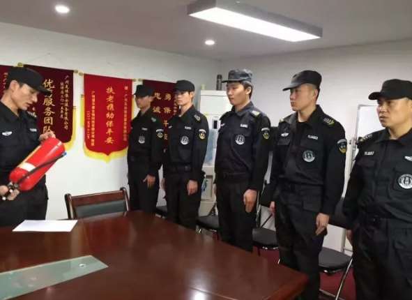 正規(guī)保安的日常工作是這樣的 正規(guī)保安的日常工作是這樣的